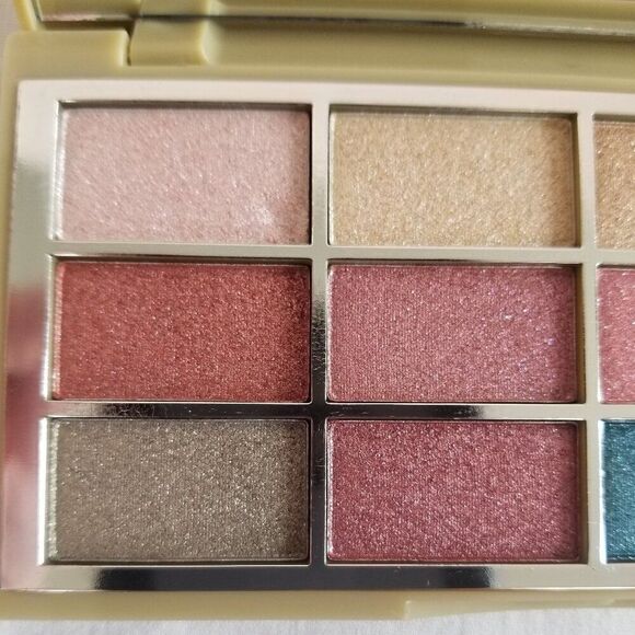 Lash Step - Shimmer About You Eyeshadow Palette - Picture 7 of 8